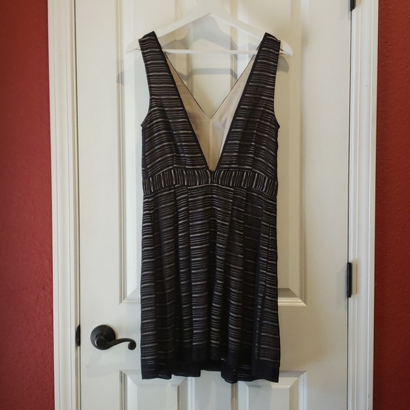 BCBG Black Nude Illusion Shadow Striped Dress sz 8 - Picture 6 of 10